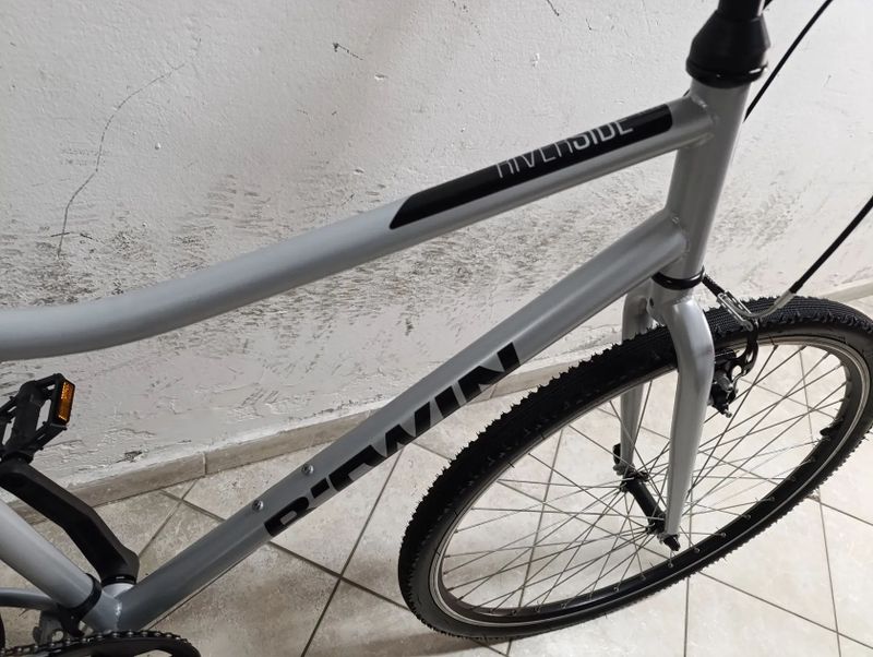 Starší renovované jízdní kolo krosové - trekingové pánské 28" BTwin RiberSide 120