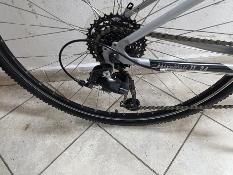 Starší renovované jízdní kolo krosové - trekingové pánské 28" BTwin RiberSide 120