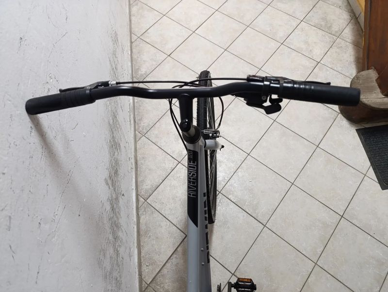 Starší renovované jízdní kolo krosové - trekingové pánské 28" BTwin RiberSide 120