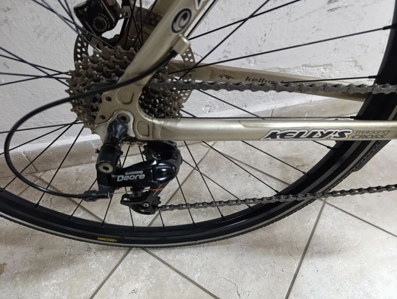 Starší renovované jízdní kolo krosové - trekingové pánské 28" Kellys EXQUISITE