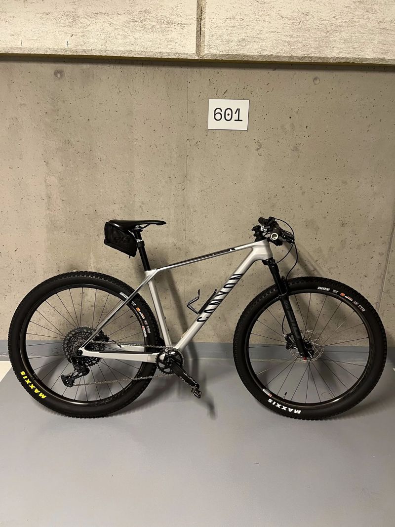 Exceed CF 7 (vel. M); Canyon; 2021