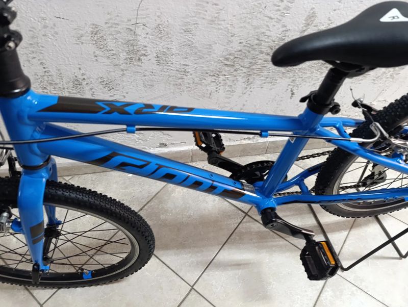 Starší renovované jízdní kolo dětské 20" Giant ARX
