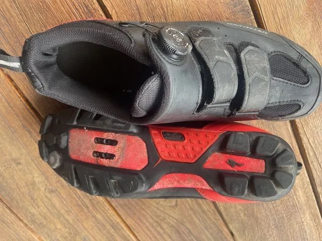 MTB tretry specialized dětské/pánské vel.42