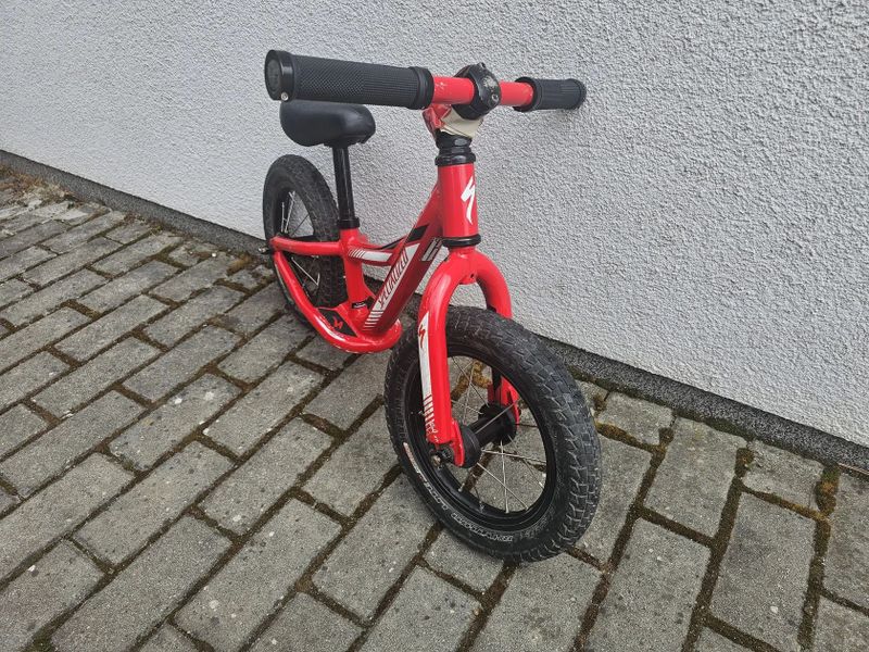Odrážedlo Specialized Hotwalk