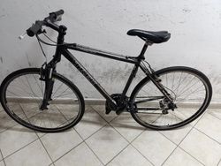 Starší renovované jízdní kolo krosové - trekingové pánské 28" Trek 7300