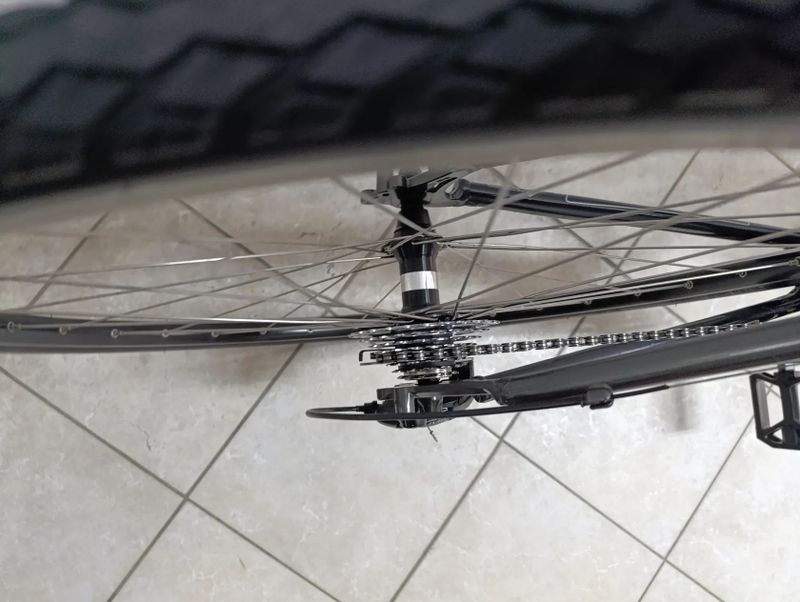 Starší renovované jízdní kolo krosové - trekingové pánské 28" Trek 7300