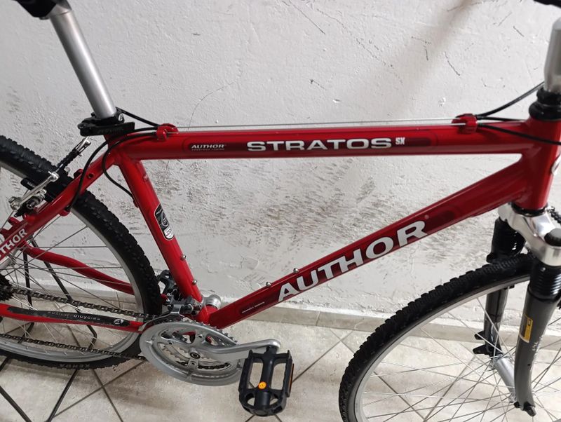 Starší renovované jízdní kolo krosové - trekingové pánské 28" Author Stratos SX