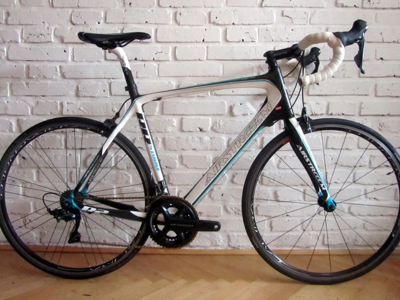 AIRSTREEM STORM na Shimano ULTEGRA 8000, 56 cm. Super stav