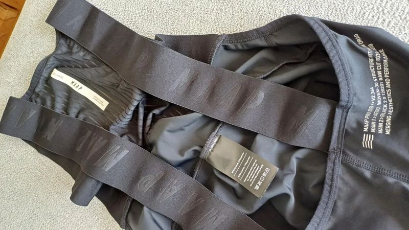 Nový dres a kraťase MAAP, velikost XL-2XL