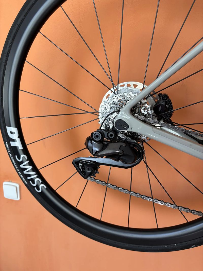 Canyon Endurace CF SL 8 Aero Velikost M