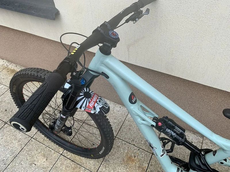 Prodám zánovní Specialized Status 160 mullet vel.M