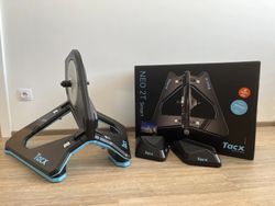 TACX NEO 2T (včetně Motion plates), zánovní v záruce