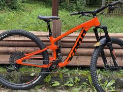 Kona Satori DL velikost S, 140mm Sram GX, od 155cm