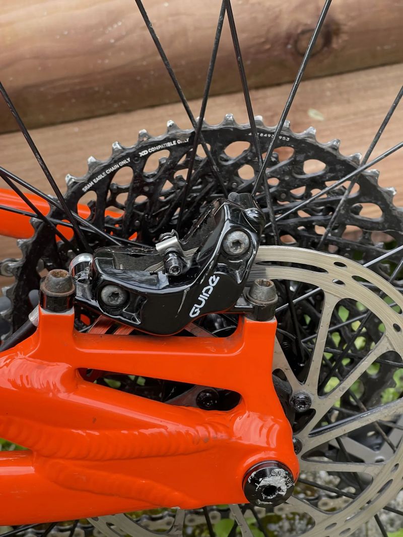 Kona Satori DL velikost S, 140mm Sram GX, od 155cm