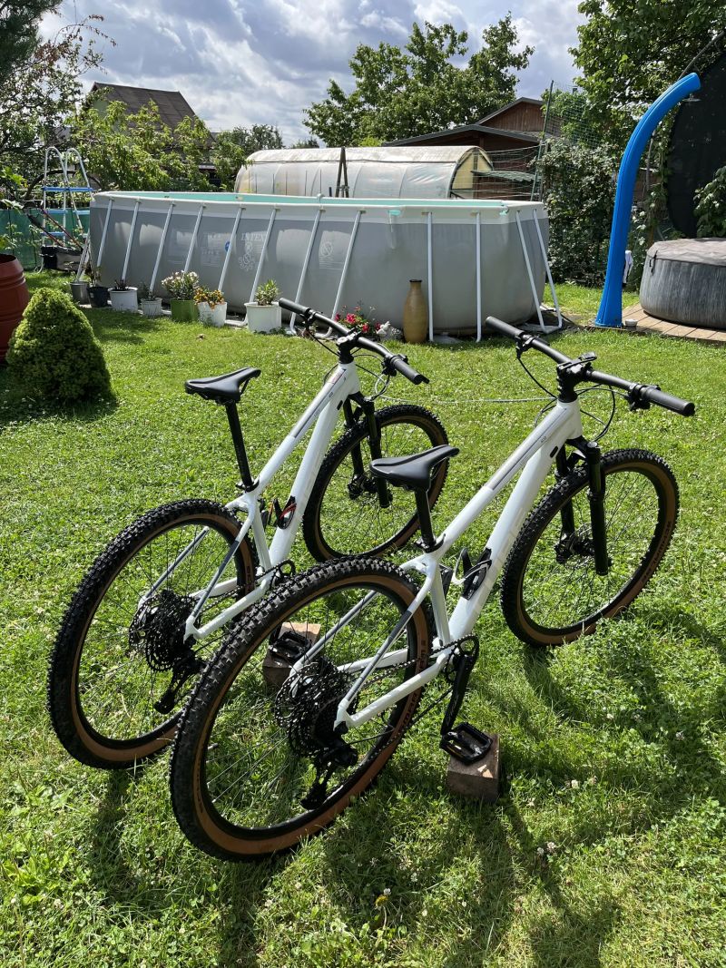 Horské kolo CUBE ACID S (16'') 2022 frostwhite’n’ black