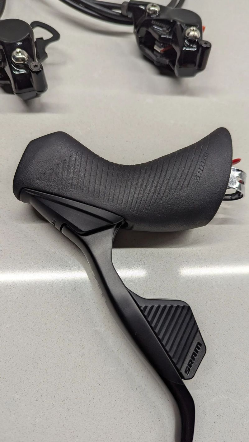 Brzdove paky Sram Rival AXS (vcetne trmenu)