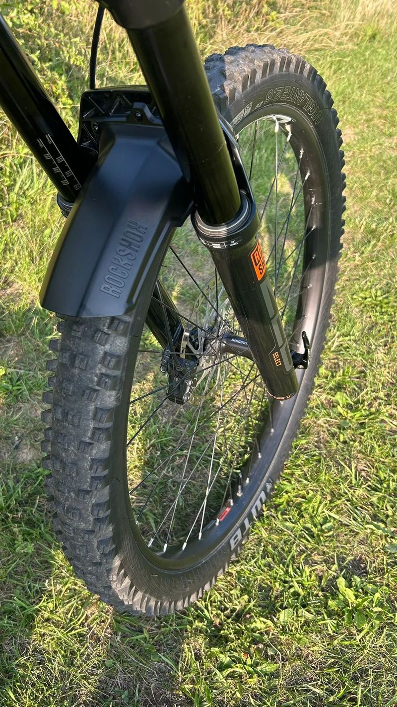 Bicykel E-bike exkluzívny CTM SWITCH PRO / FACELIFT Čierna farba /