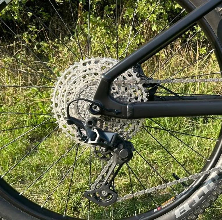 Bicykel E-bike exkluzívny CTM SWITCH PRO / FACELIFT Čierna farba /