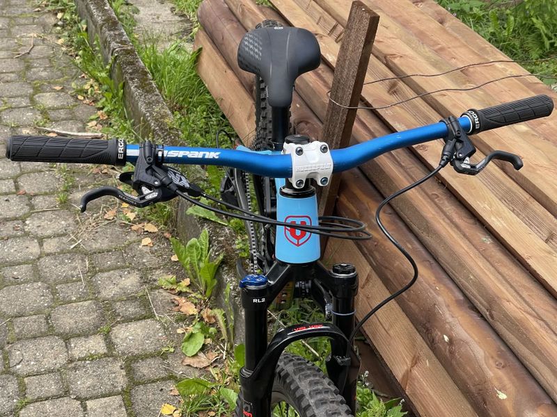 Mondraker Factor 24, dětské celopéro od 130cm