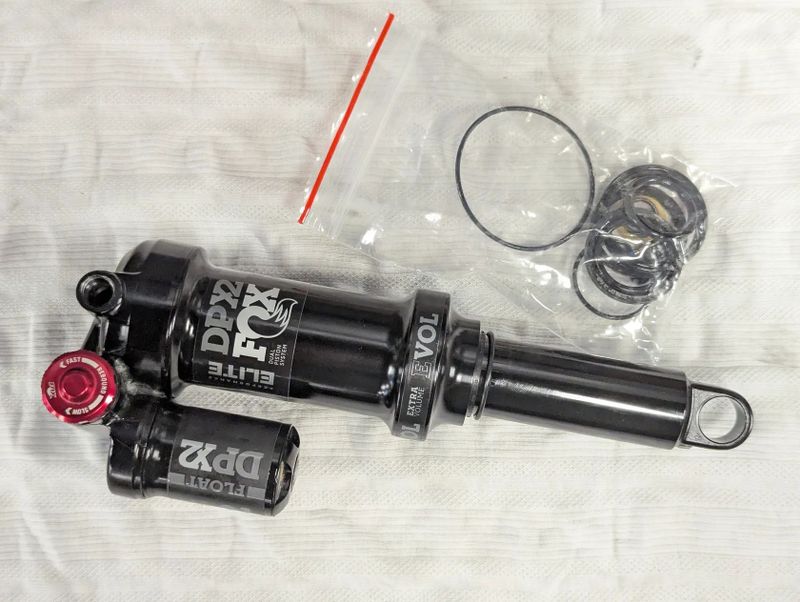 tlumič Fox DPX2 Trunnion 205 x 57,5-65 mm po komplet repasi