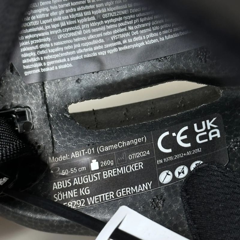 Cyklistická helma Abus Gamechanger Shiny Black vel. S