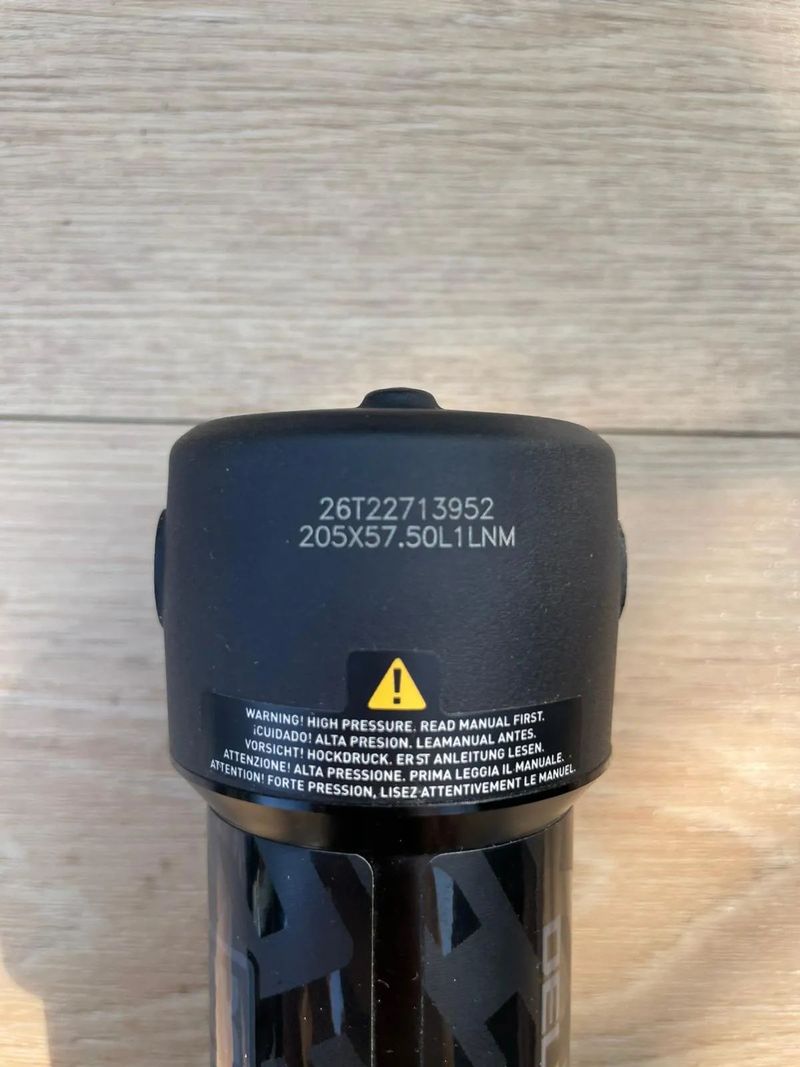 ZÁNOVNÍ rockshox deluxe select
