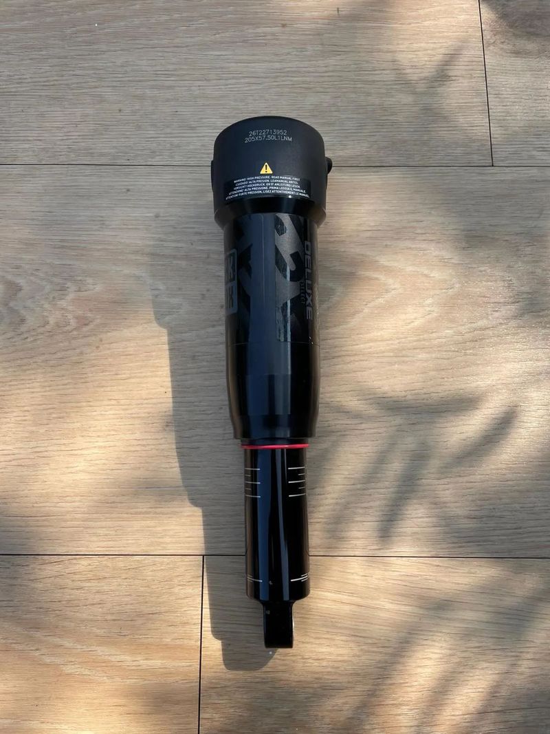 ZÁNOVNÍ rockshox deluxe select