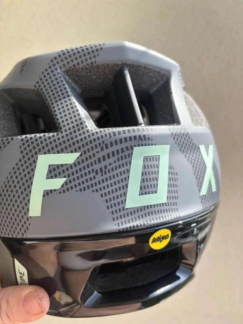MTB helma Fox Dropframe MIPS