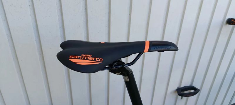 Kvalitní MTB postavené na rámu Mondraker Chrono R, vel. L, 29", udržované kolo v krásném stavu 