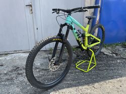 Trek Slash 8 