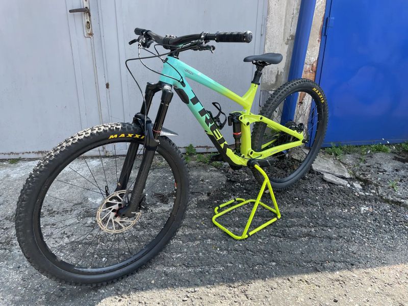 Trek Slash 8 