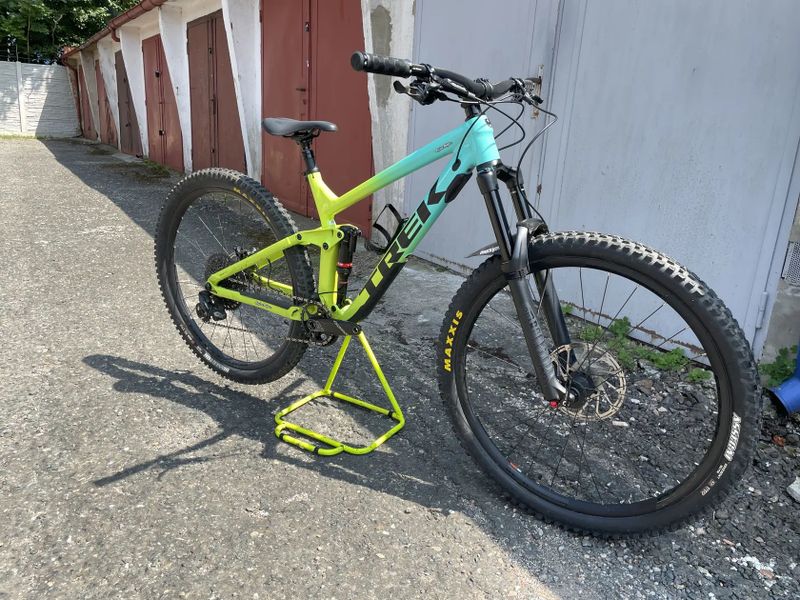 Trek Slash 8 