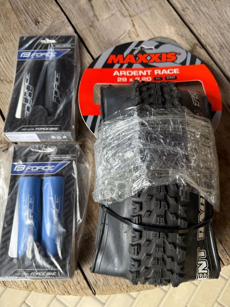 Maxxis Ardent Race Exo 29x2,2 - kevlar, tubeless ready + 2ks grip Force