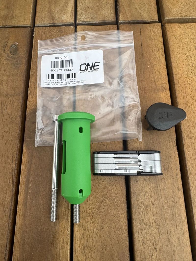 OneUp EDC lite tool Green