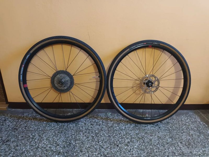 FULCRUM RACING 700 DB. + kazeta a plášt