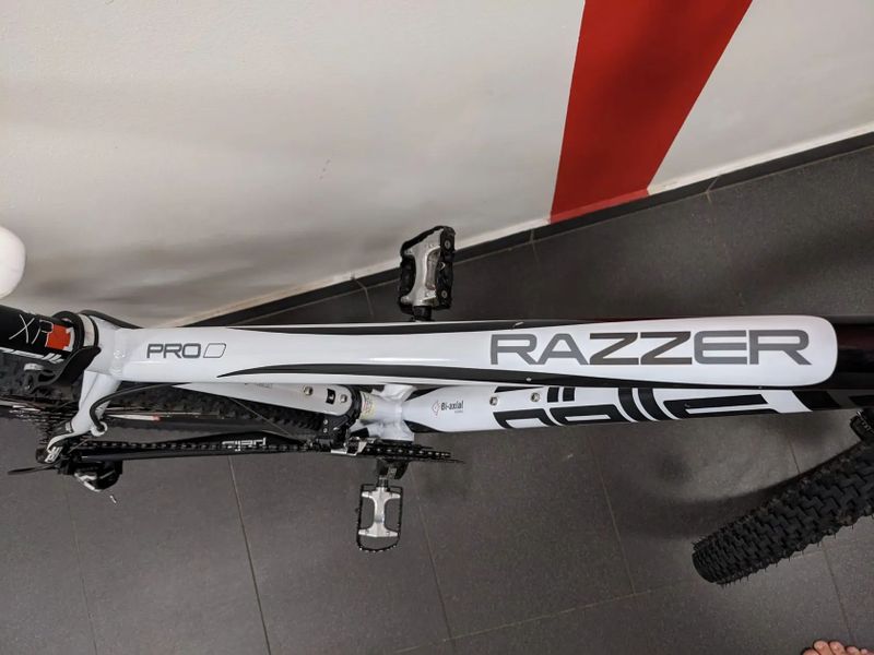 Pells Razzer Pro D - Velikost L 