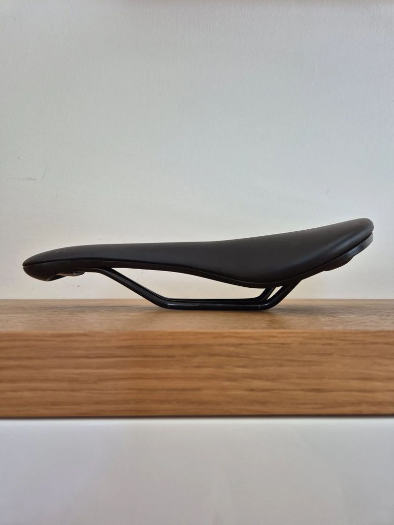 Cannondale Scoop Shallow Steel sedlo 142 mm 