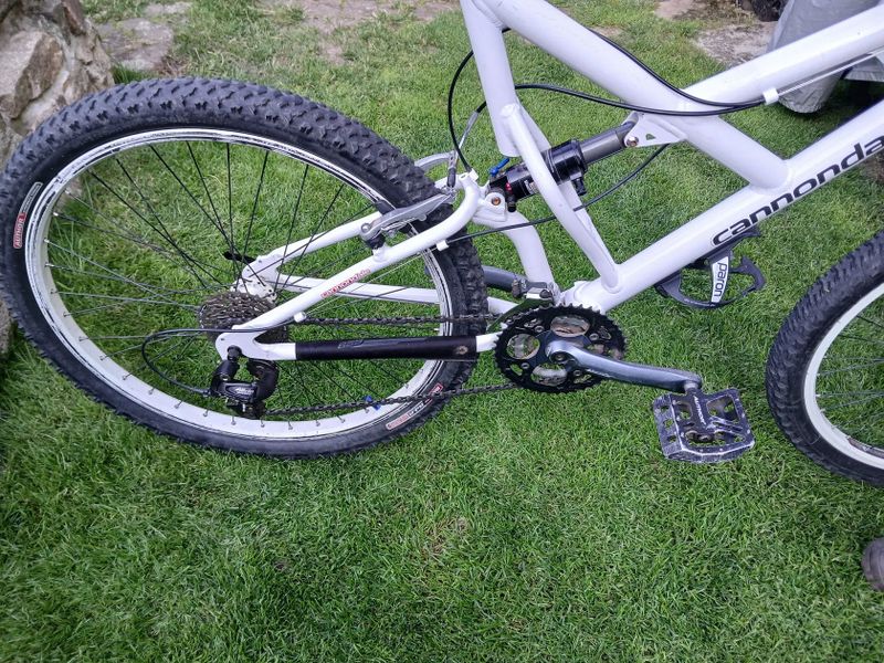 Cannondale celoodpružené horské kolo