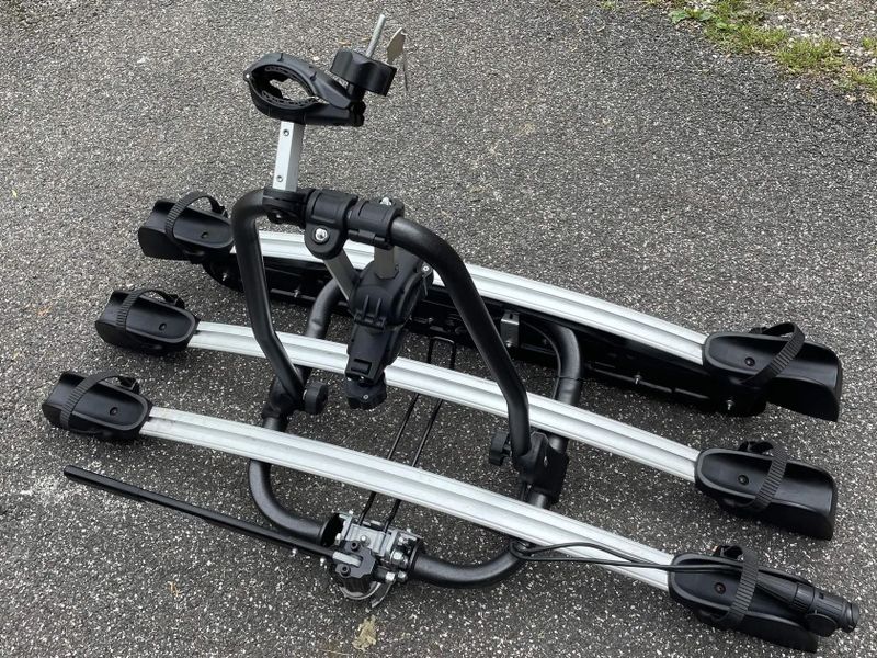 sklápěcí nosič na tažné zařízení - Menabo Winny Plus 3 - pro tři kola