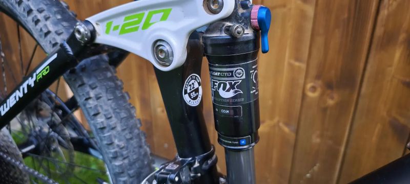 Horské celoodpružené kolo Merida XT edition
