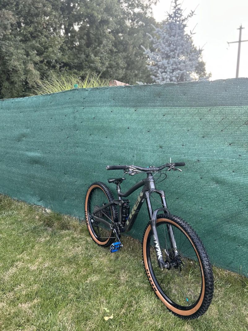 Trek Remedy 8 