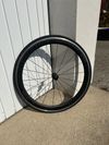 Bontrager Aeolus Comp 5 – alu brzdná plocha, stav výborný
