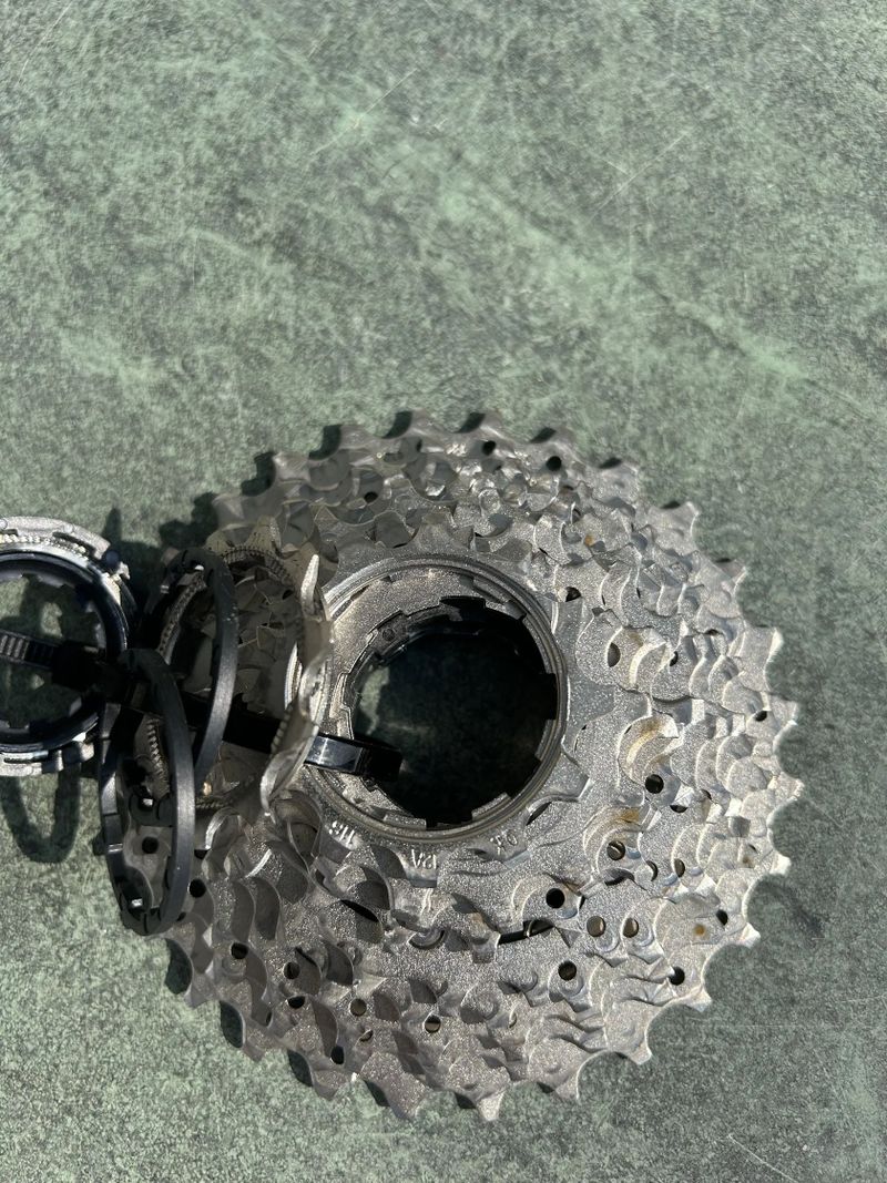 Shimano Ultegra 11–28, 11rychl., střední opotřebení – stále plně funkční