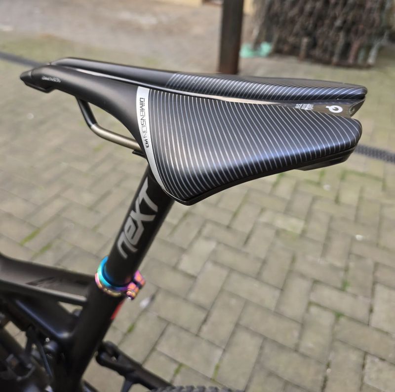 Celoodpružený XC bike, celková hmotnost 11kg