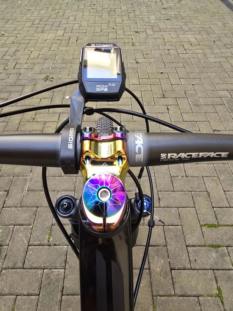 Celoodpružený XC bike, celková hmotnost 11kg
