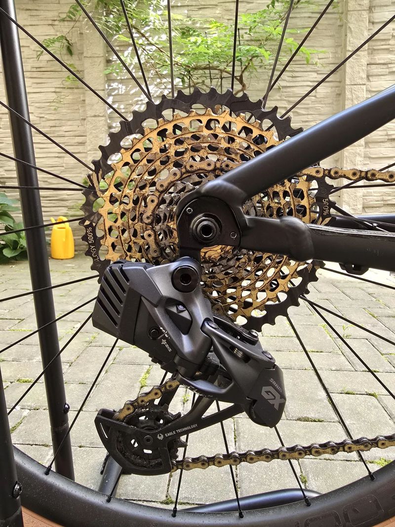 Celoodpružený XC bike, celková hmotnost 11kg