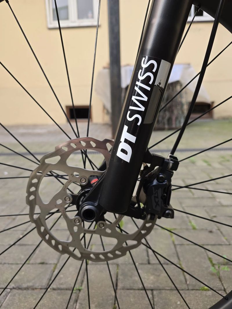 Celoodpružený XC bike, celková hmotnost 11kg
