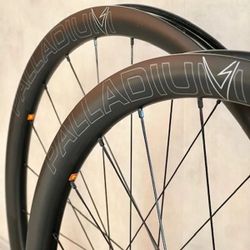 Zapletená karbonová kola Velomann Paladium 33 Bianchi