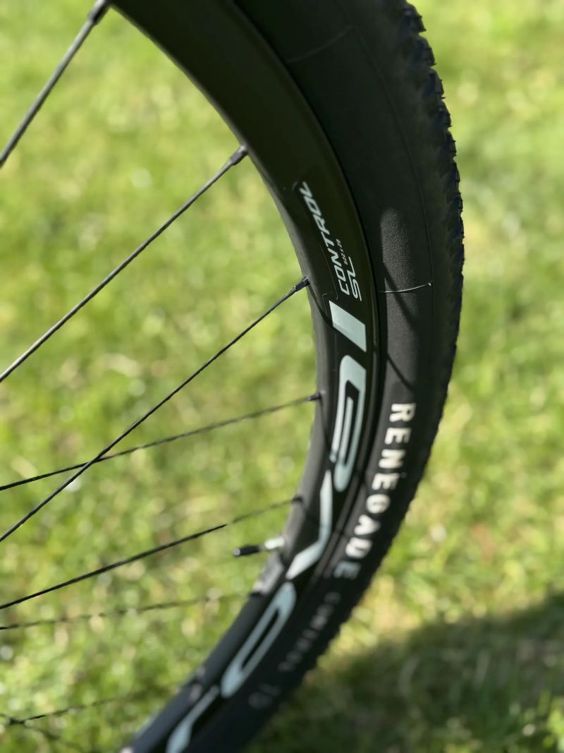 S-WORKS EPIC LTD - TOP STAV
