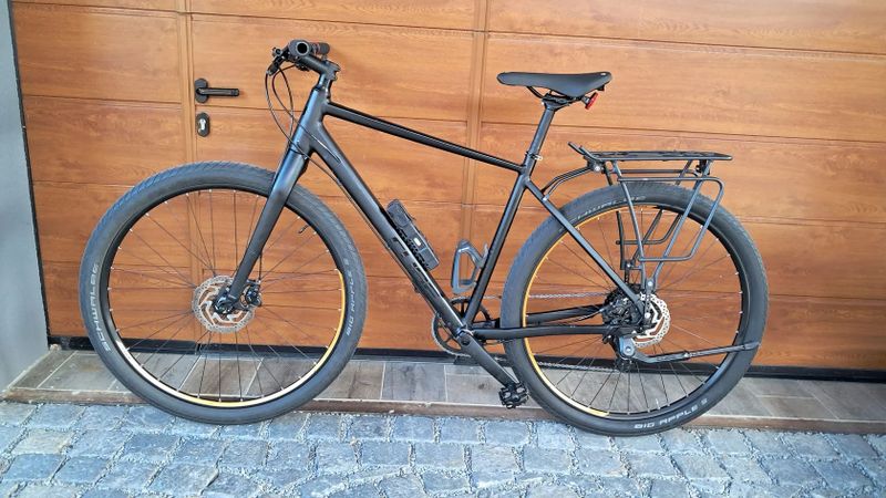 CUBE Hyde vel.54 M pro postavu cca. 165-180cm